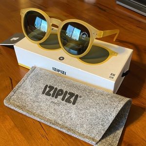 NWT Izipizi oversized unisex sunglasses - yellow honey